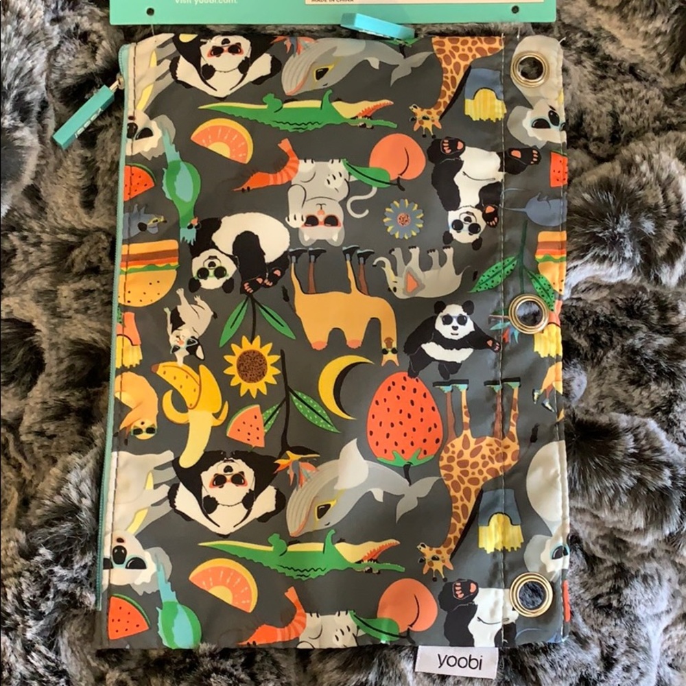 Berry Cool Pouch Set - Picture 8 of 11